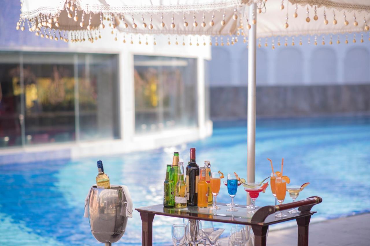 Radisson Blu Udaipur Palace Resort & Spa Luaran gambar