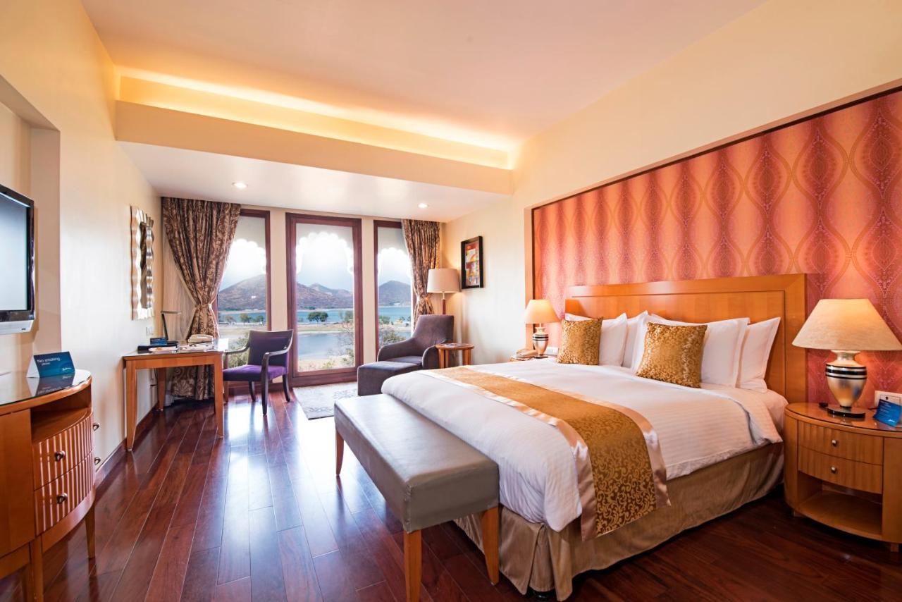 Radisson Blu Udaipur Palace Resort & Spa Luaran gambar